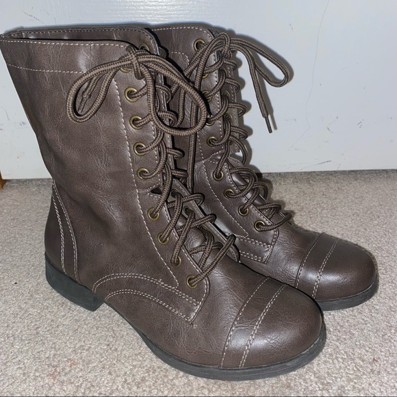 Brash leather booties! - Picture 2 of 7